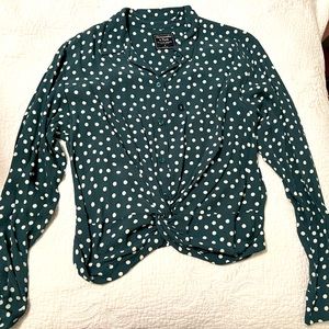 Abercrombie & Fitch button down crop shirt/ Small